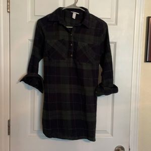 Liz Lange Maternity Top